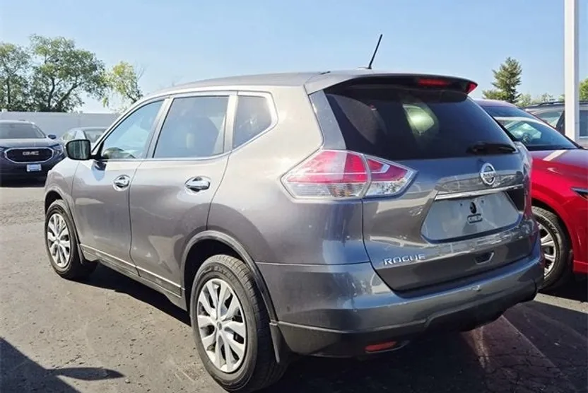 2015 Nissan Rogue S photo 1