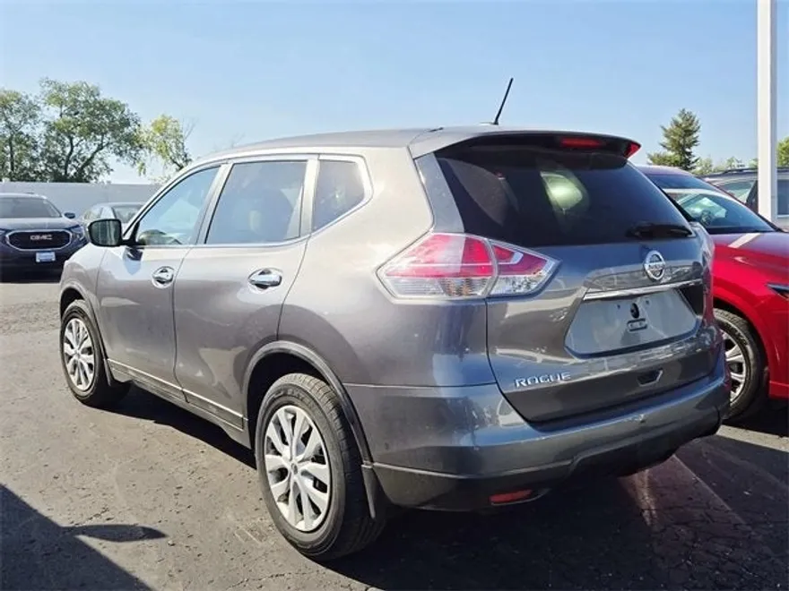 2015 Nissan Rogue S photo 1