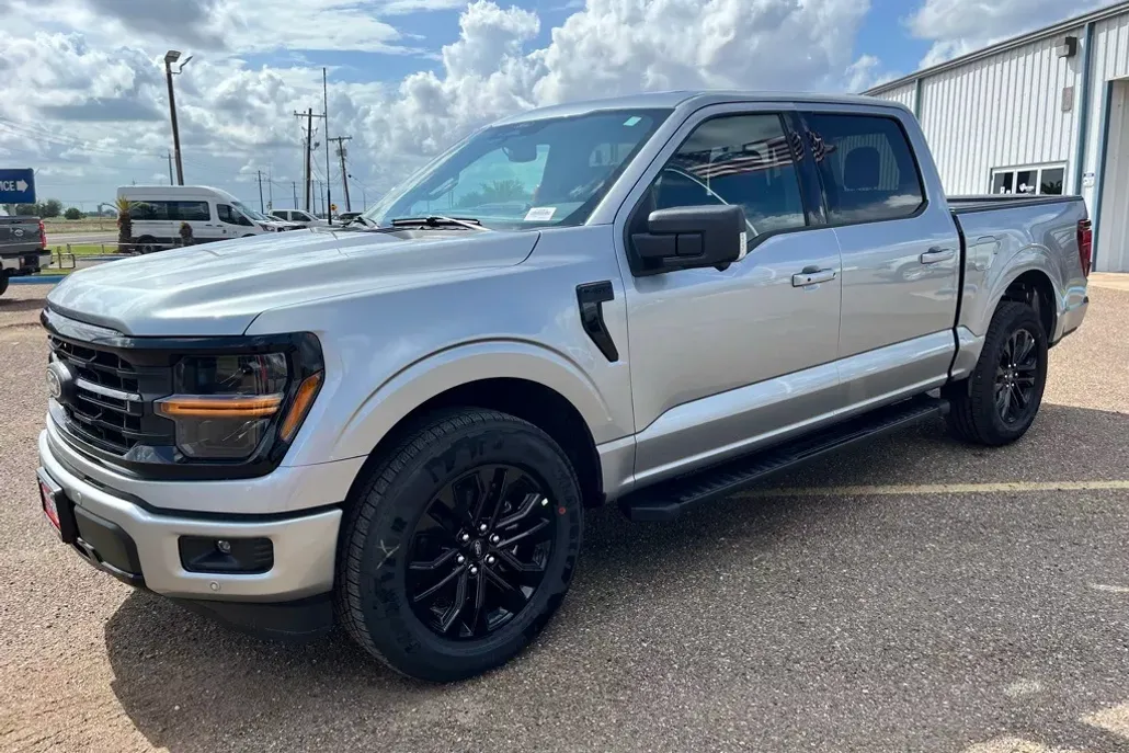 2025 Ford F-150 XLT photo 1