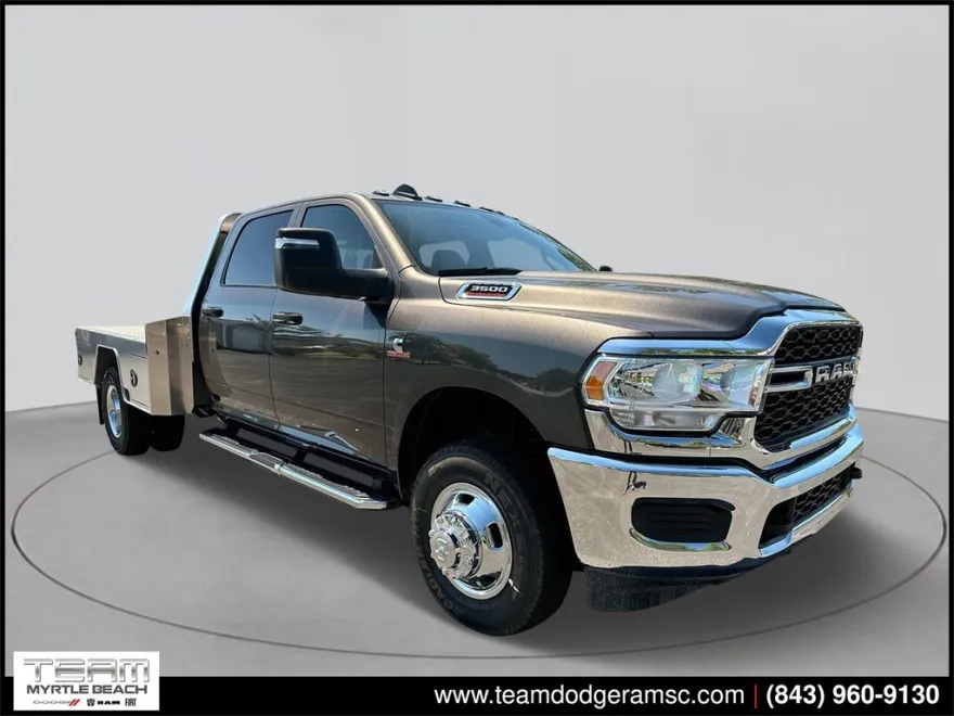 2024 Ram 3500 Tradesman photo 1