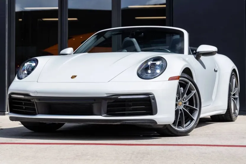 2021 Porsche 911 Cabriolet photo 1