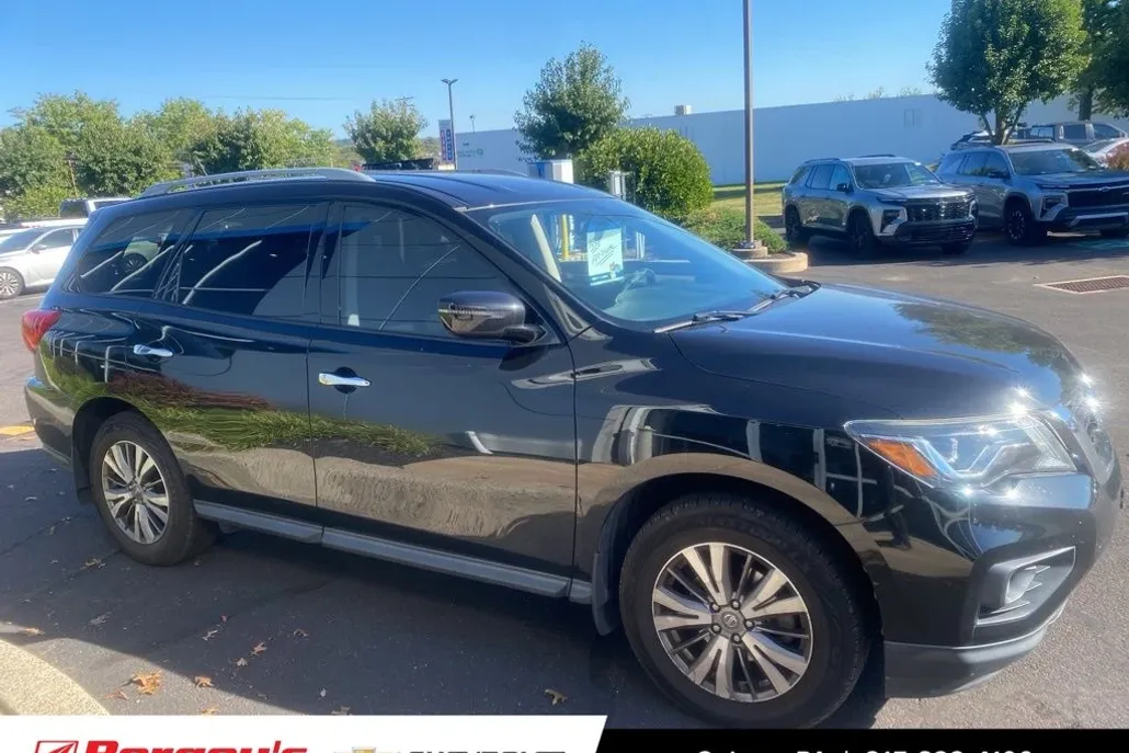 2018 Nissan Pathfinder S photo 1