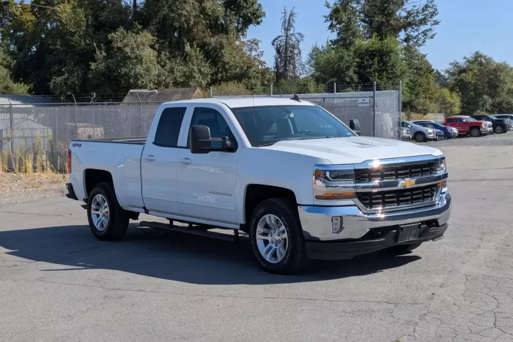 2018 Chevrolet Silverado 1500 photo 1