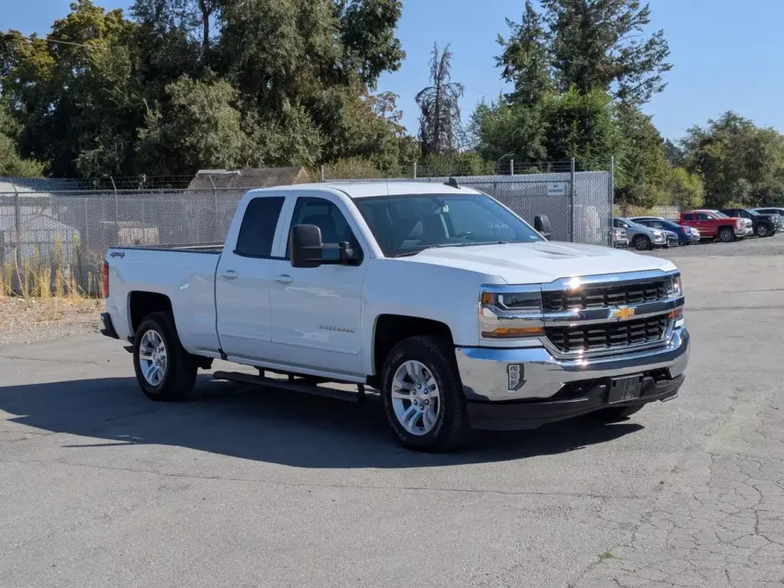 2018 Chevrolet Silverado 1500 photo 1