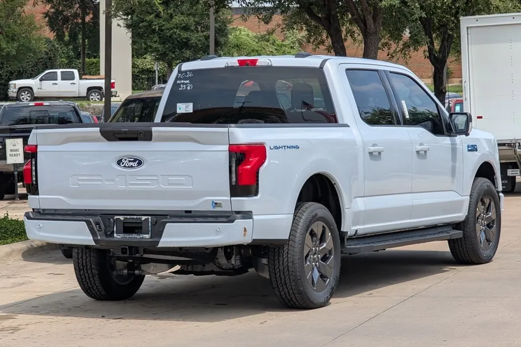 2025 Ford F-150 Lightning photo 1