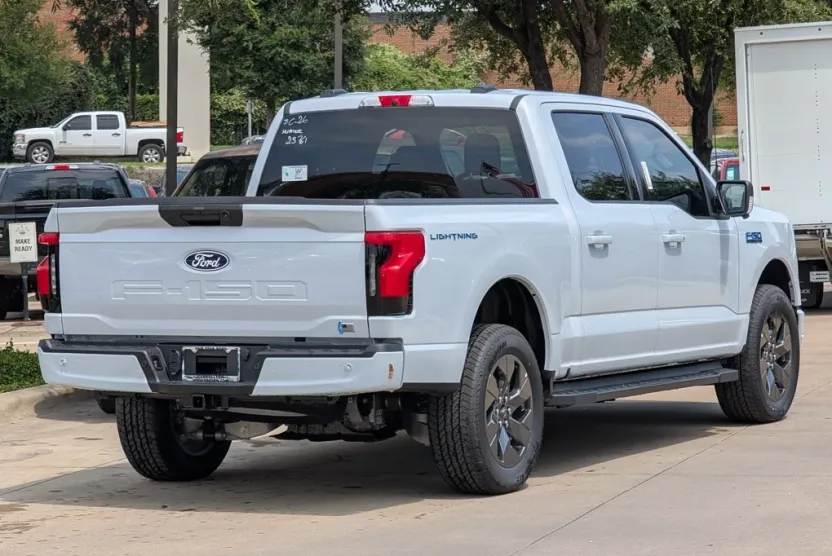 2025 Ford F-150 Lightning photo 1
