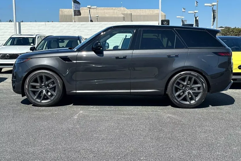 2025 Land Rover Range Rover Sport SE photo 1