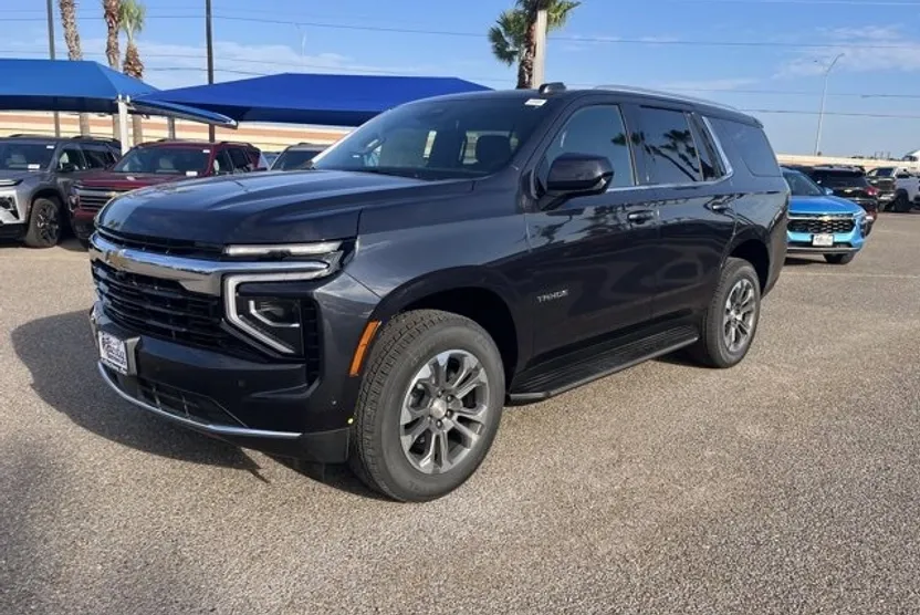 2025 Chevrolet Tahoe LS photo 1