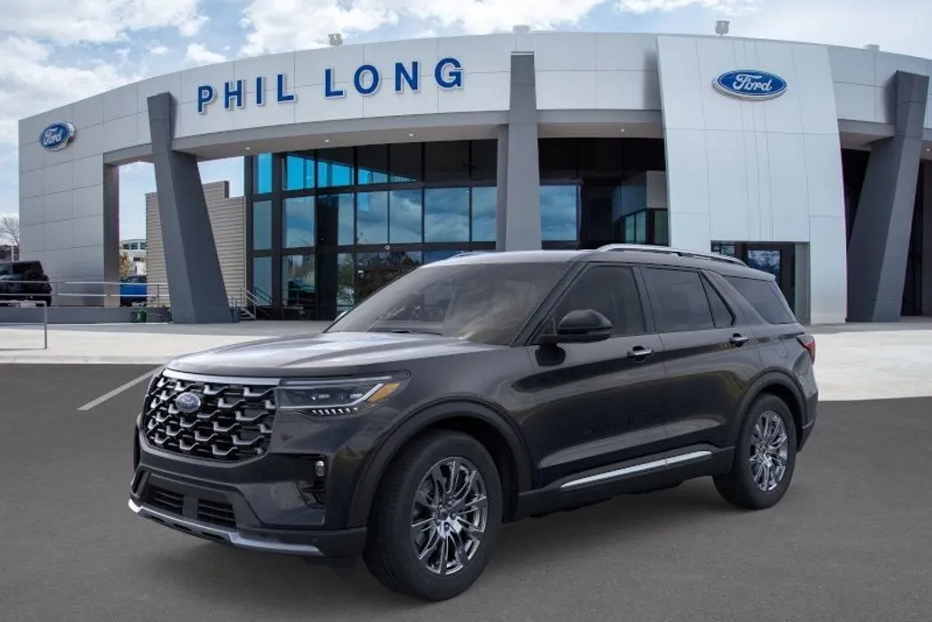 2025 Ford Explorer Platinum photo 1