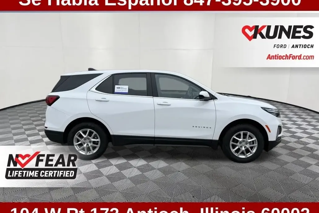 2023 Chevrolet Equinox LT photo 1