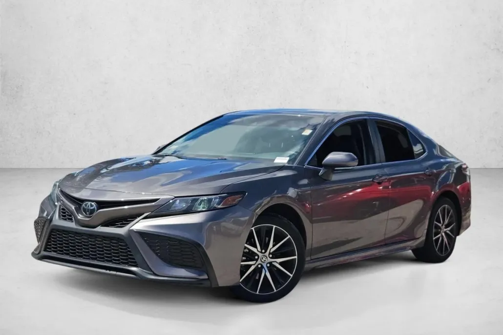 2024 Toyota Camry SE photo 1
