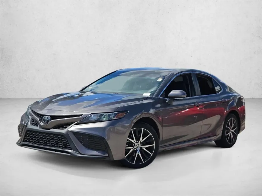2024 Toyota Camry SE photo 1