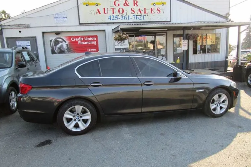 2011 Bmw 528i 5-series photo 1