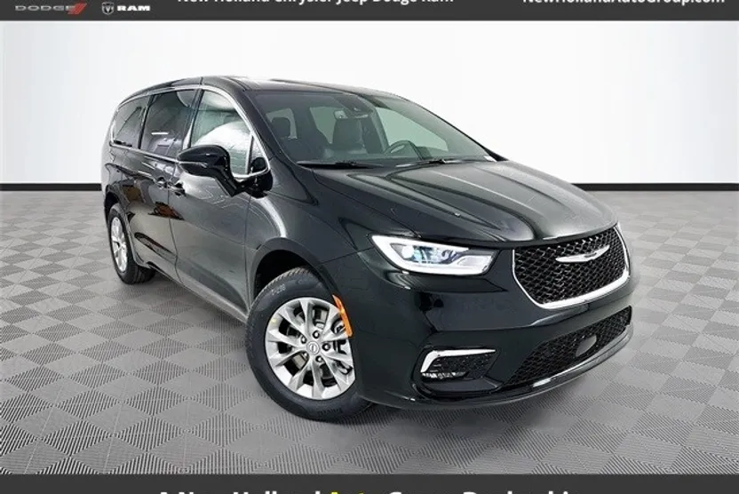 2026 Chrysler Pacifica photo 1