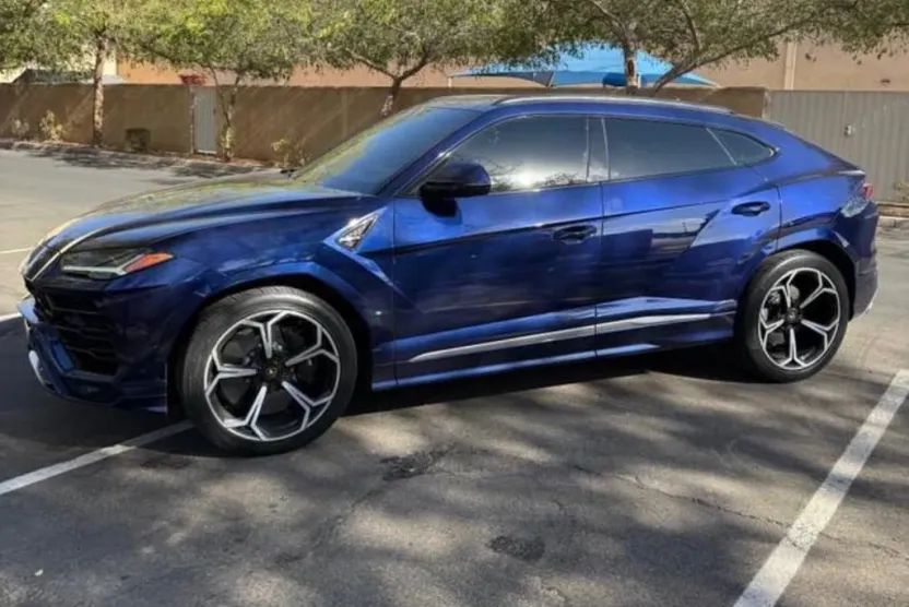 2021 Lamborghini Urus photo 1