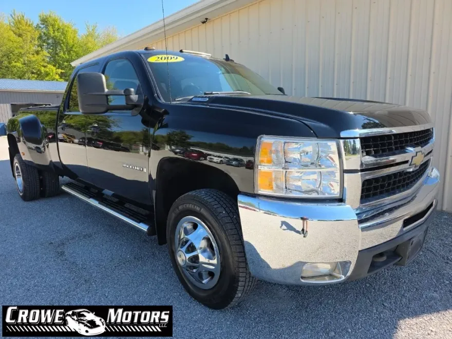 2009 Chevrolet Silverado 3500HD LTZ photo 1