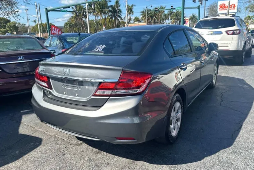 2013 Honda Civic LX photo 1