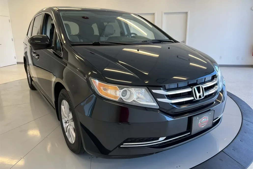 2016 Honda Odyssey EX photo 1