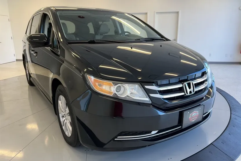 2016 Honda Odyssey EX photo 1