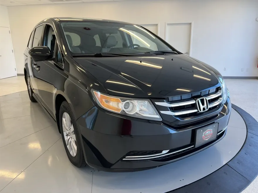 2016 Honda Odyssey EX photo 1