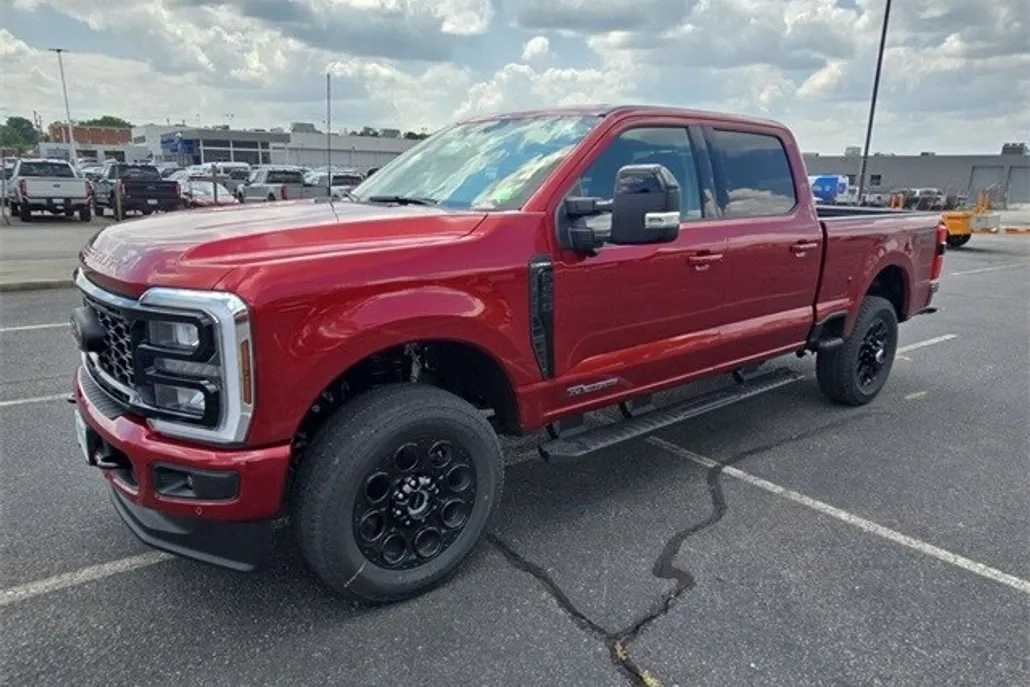2025 Ford F-250 Lariat photo 1
