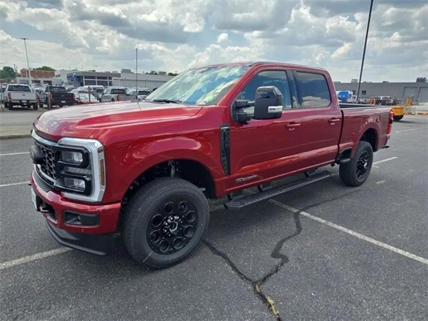 2025 Ford F-250 Lariat photo 1