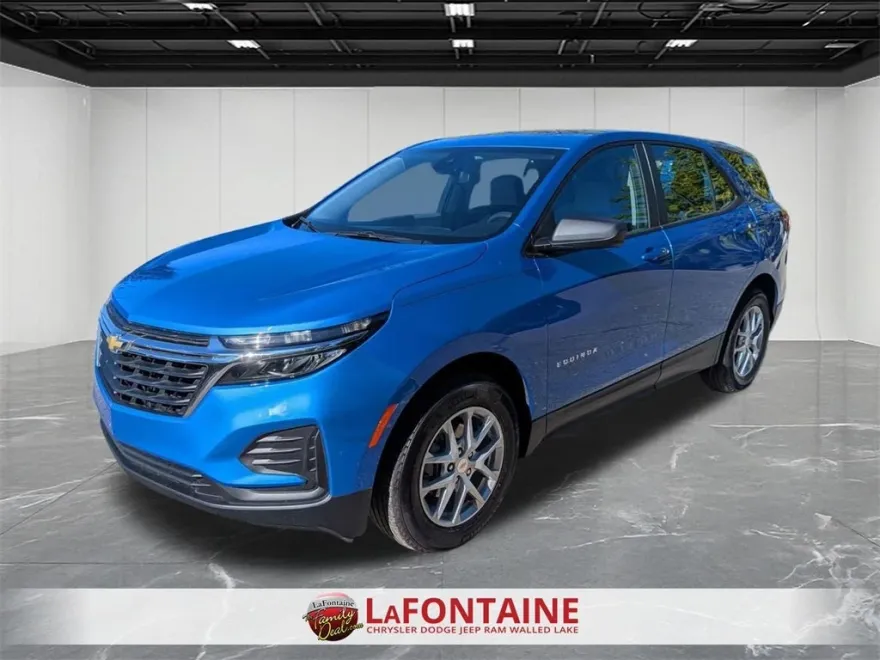 2024 Chevrolet Equinox LS photo 1