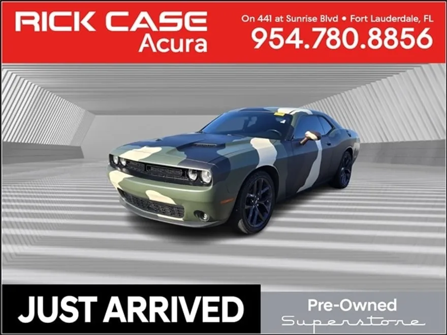2019 Dodge Challenger SXT photo 1