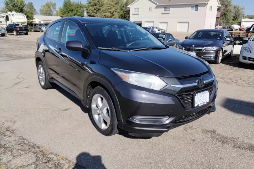 2016 Honda HR-V LX photo 1
