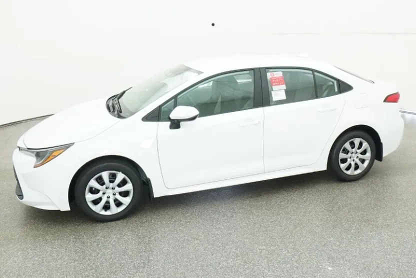 2025 Toyota Corolla LE photo 1