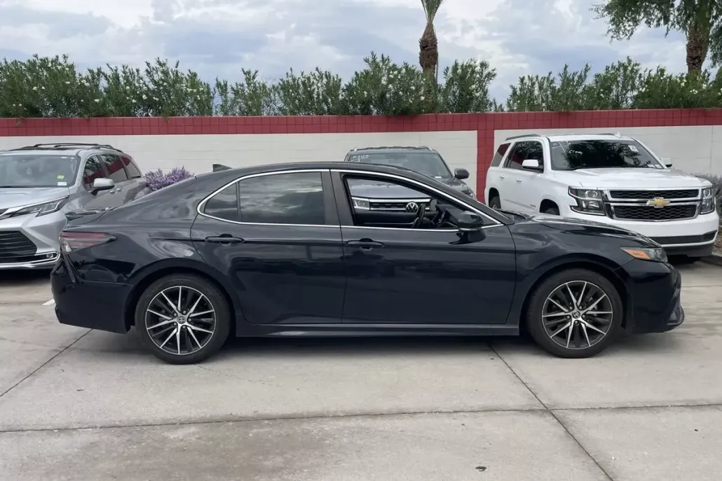 2024 Toyota Camry SE photo 1