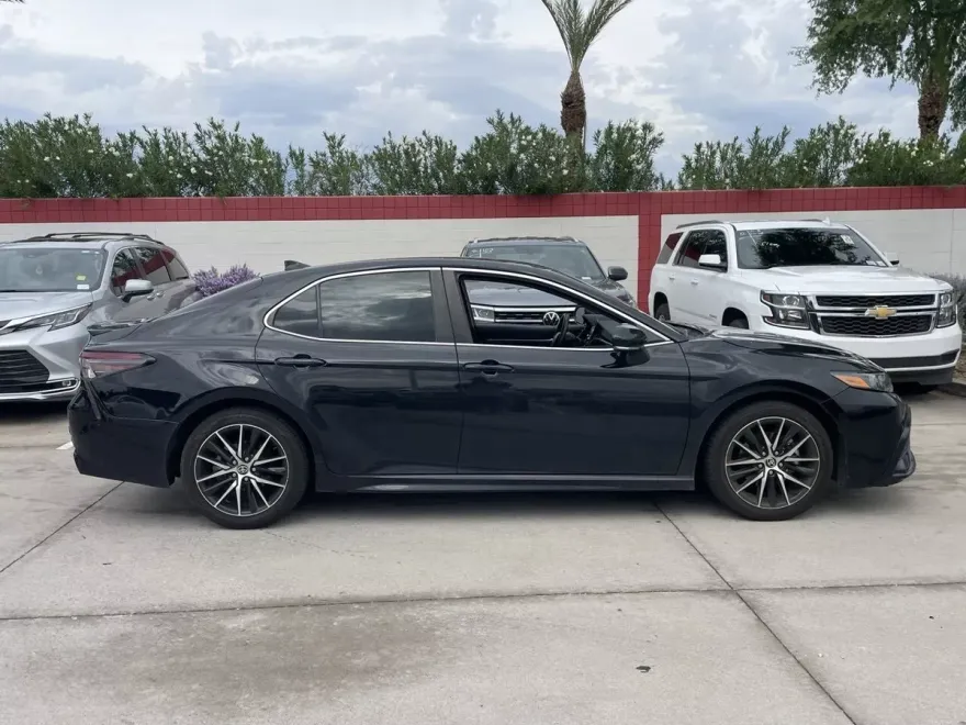 2024 Toyota Camry SE photo 1