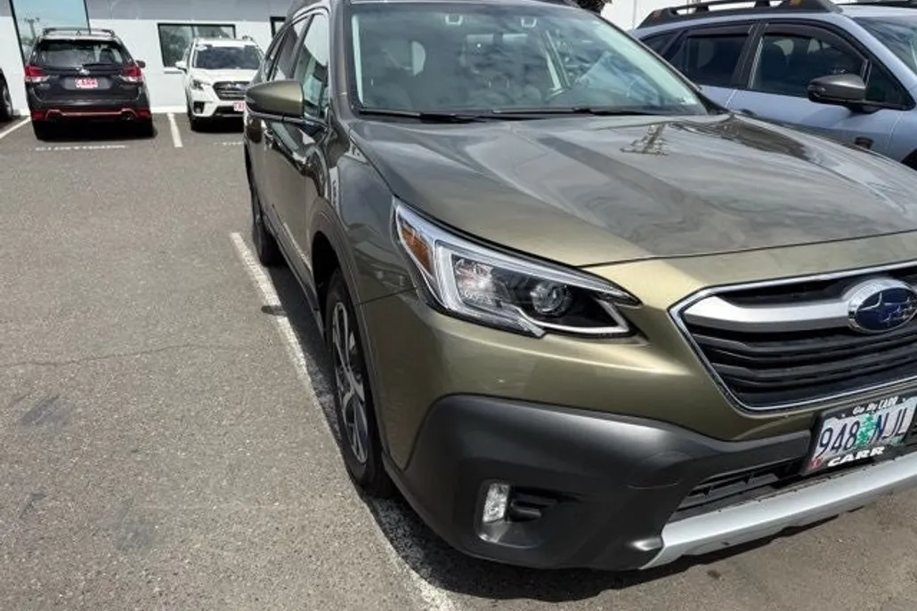 2022 Subaru Outback Limited XT photo 1