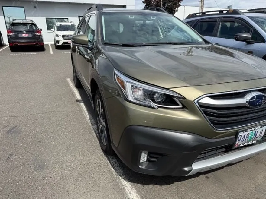 2022 Subaru Outback Limited XT photo 1