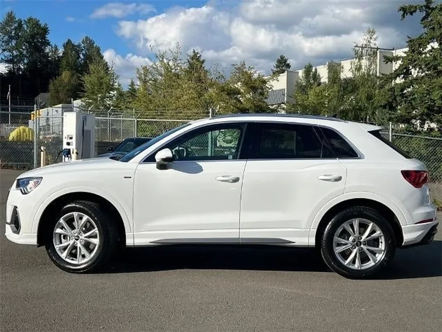 2023 Audi Q3 S line Premium 45 TFSI photo 1