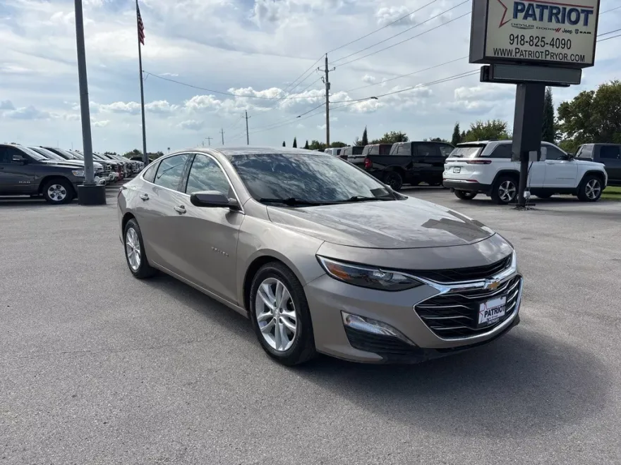 2022 Chevrolet Malibu 1LT photo 1