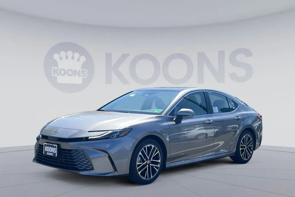 2025 Toyota Camry XLE photo 1