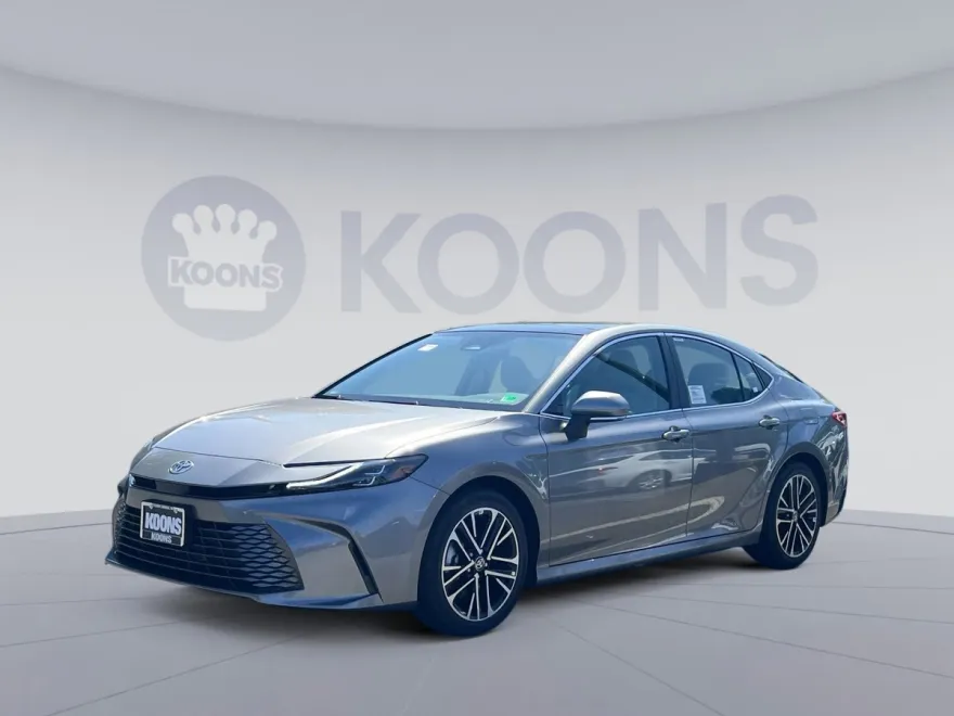 2025 Toyota Camry XLE photo 1