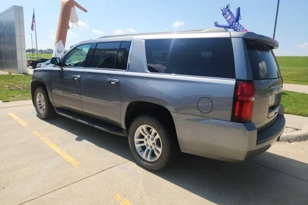 2020 Chevrolet Suburban LS photo 1