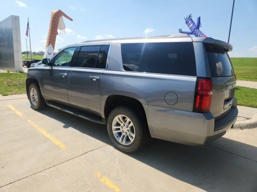 2020 Chevrolet Suburban LS photo 1