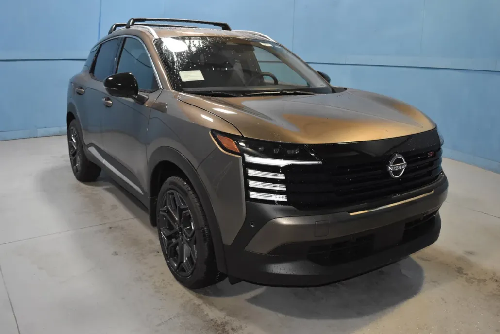2026 Nissan Kicks SR photo 1