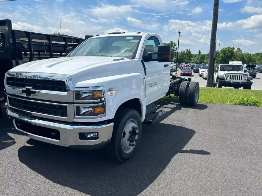 2024 Chevrolet Silverado 4500HD Work Truck photo 1