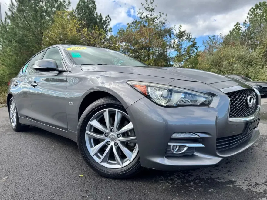 2016 Infiniti Q50 3.0t Premium photo 1