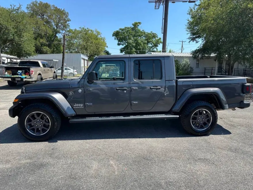 2023 Jeep Gladiator Overland photo 1