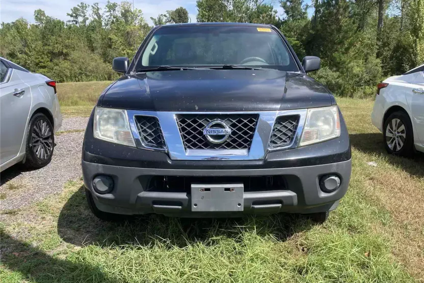 2013 Nissan Frontier S photo 1