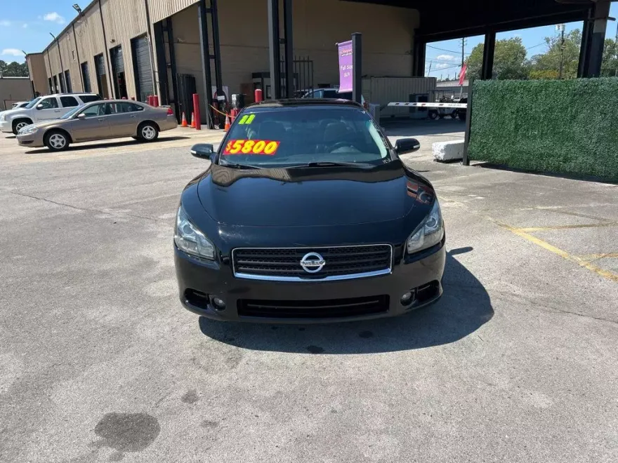 2011 Nissan Maxima S photo 1