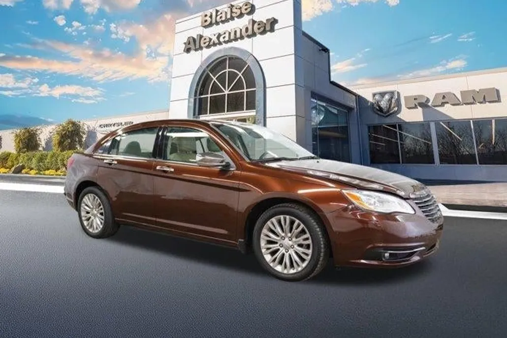 2012 Chrysler 200 Limited photo 1