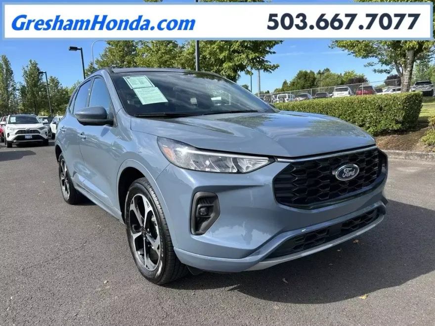 2024 Ford Escape ST-Line Select photo 1