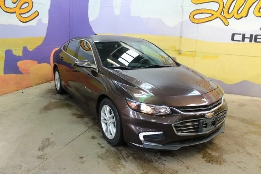2016 Chevrolet Malibu 1LT photo 1