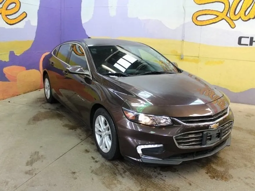 2016 Chevrolet Malibu 1LT photo 1